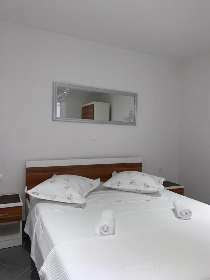 Niko Appartement Baška Voda Buitenkant foto