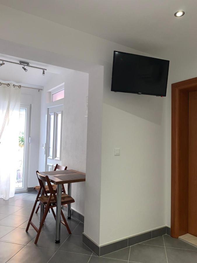 Niko Appartement Baška Voda Buitenkant foto